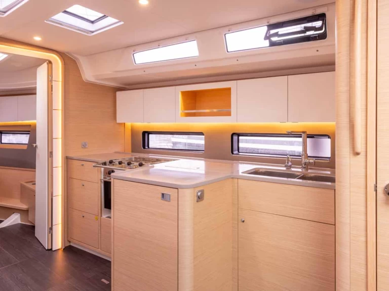 Hyra Segelbåt  med eller utan skeppare Dufour Jezera 