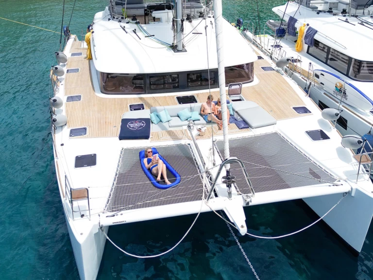 Lagoon Lagoon 560 S2 charter bareboat eller skeppad i Elliniko 