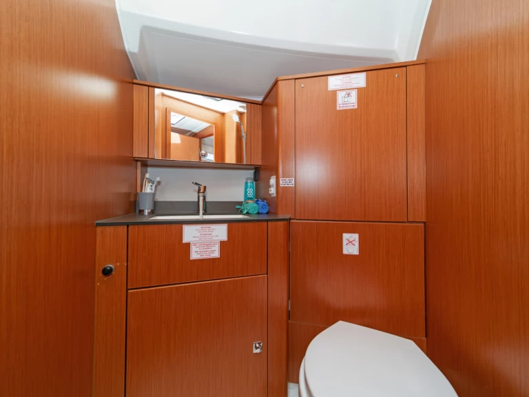 Hyr en Bavaria Cruiser 41 Alimos 