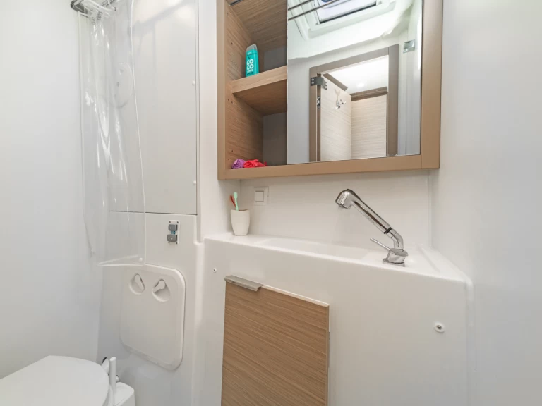 Uthyrning Katamaran  Lagoon med en båtlicens 