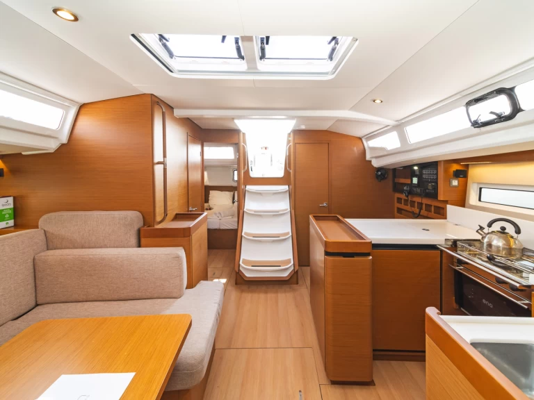 Hyr en Jeanneau Sun Odyssey 440 Skiathos 