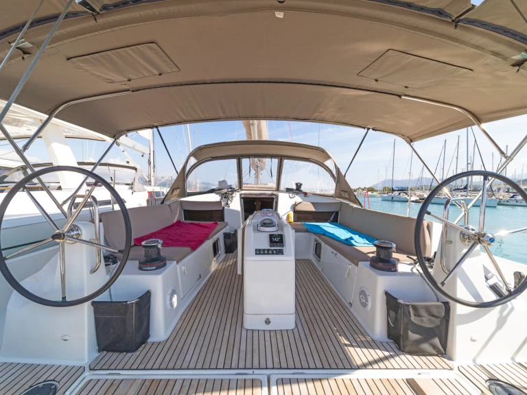 Uthyrning Segelbåt  Jeanneau med en båtlicens 