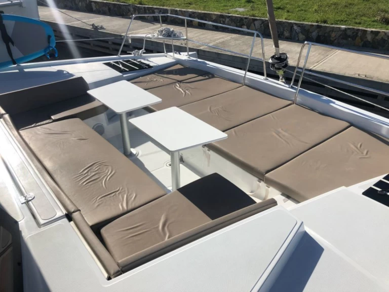 Bali Bali 4.0 charter bareboat eller skeppad i La Paz