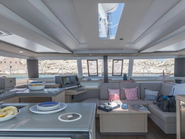 Hyr en Fountaine Pajot Astrea 42 Bas du Fort 