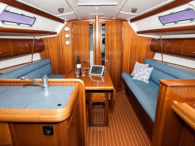 Uthyrning Segelbåt  Bavaria med en båtlicens 