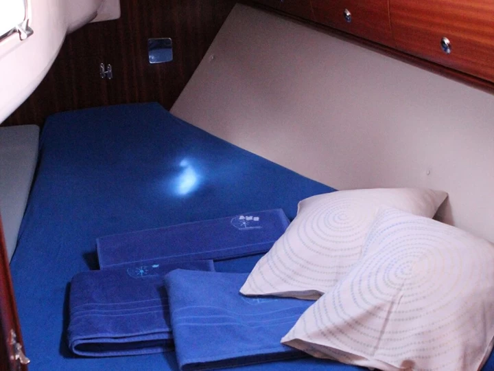 Bavaria Bavaria 30 Cruiser charter bareboat eller skeppad i Vrsar