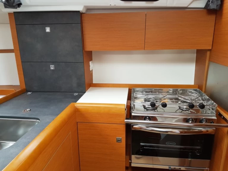 Båtuthyrning Jeanneau Sun Odyssey 349 i Pula  på Samboat 