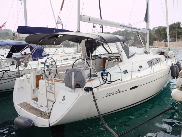 Bénéteau Oceanis 50 Family charter bareboat eller skeppad i Rogač