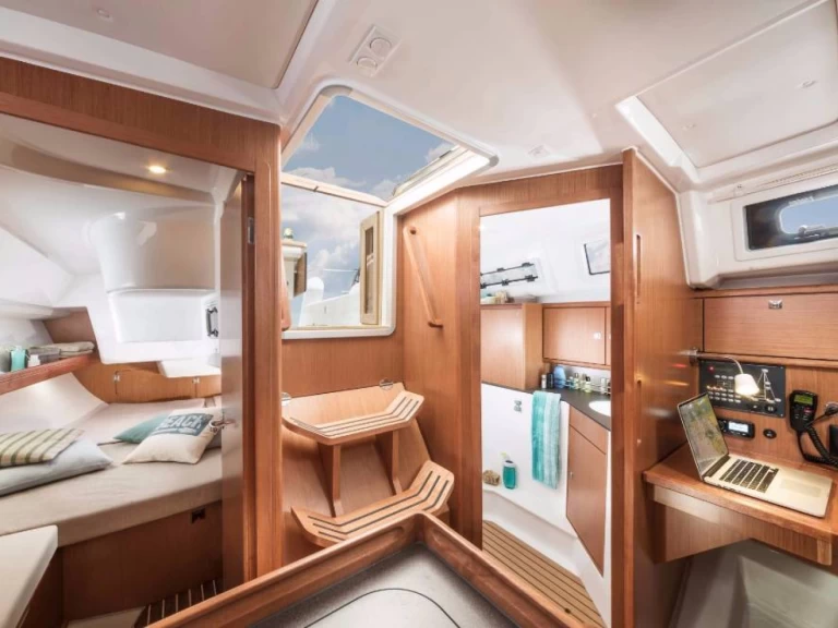 Uthyrning Segelbåt  Bavaria med en båtlicens 