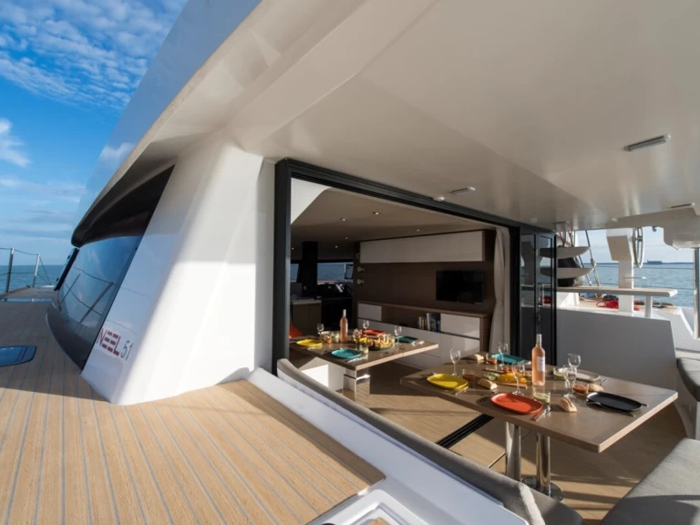 Neel Neel 51 charter bareboat eller skeppad i Le Lamentin