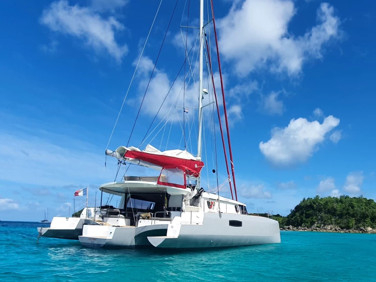 Neel Neel 51 charter bareboat eller skeppad i Le Marin