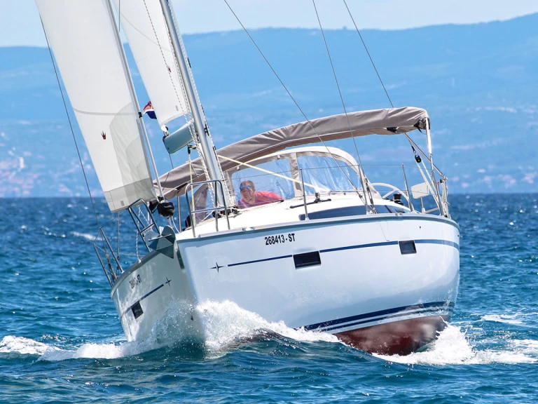 Hyr en Bavaria Cruiser 37 Split  