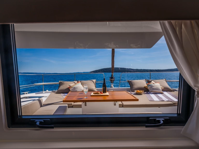 Hyra Katamaran  med eller utan skeppare Bali Catamarans Komolac 