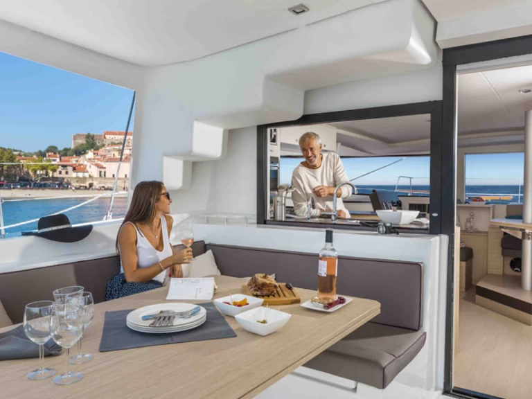 Hyra Katamaran  med eller utan skeppare Bali Mai Khao 