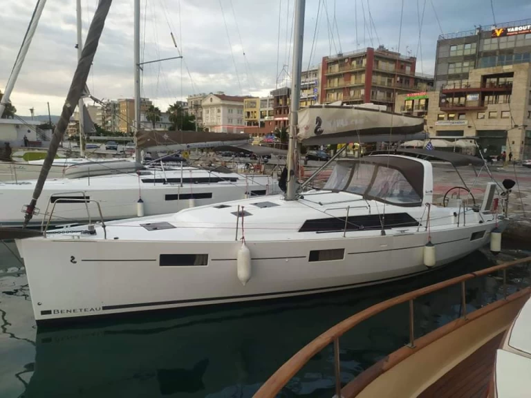 Bénéteau Oceanis 41.1 charter bareboat eller skeppad i Deme of Volos