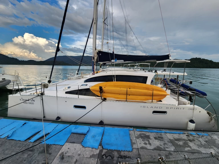 Hyr en Island Spirit Yachts Island Spirit 38 - 4 cab. Ko Chang (Koh Chang) 