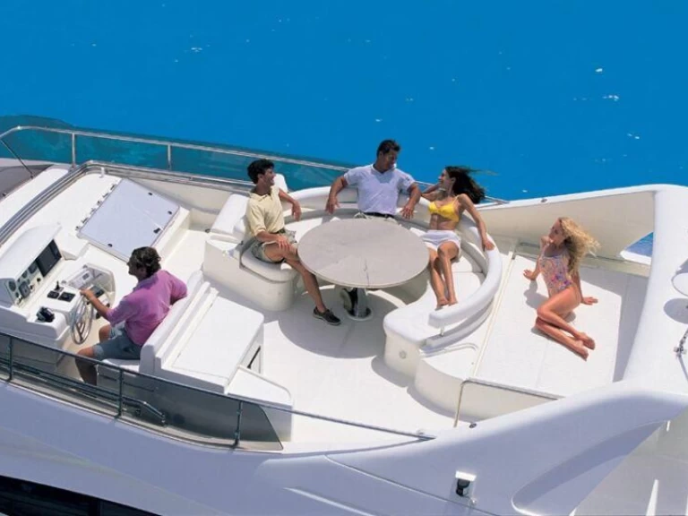 Ferretti Ferretti Yachts 68 charter bareboat eller skeppad i Rhodes (City)