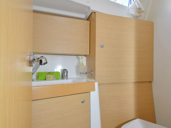 Uthyrning Segelbåt  Bénéteau med en båtlicens 