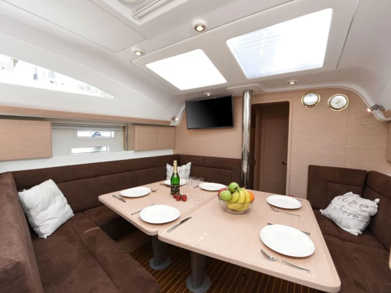 Hyra Segelbåt  med eller utan skeppare Elan Zadar 