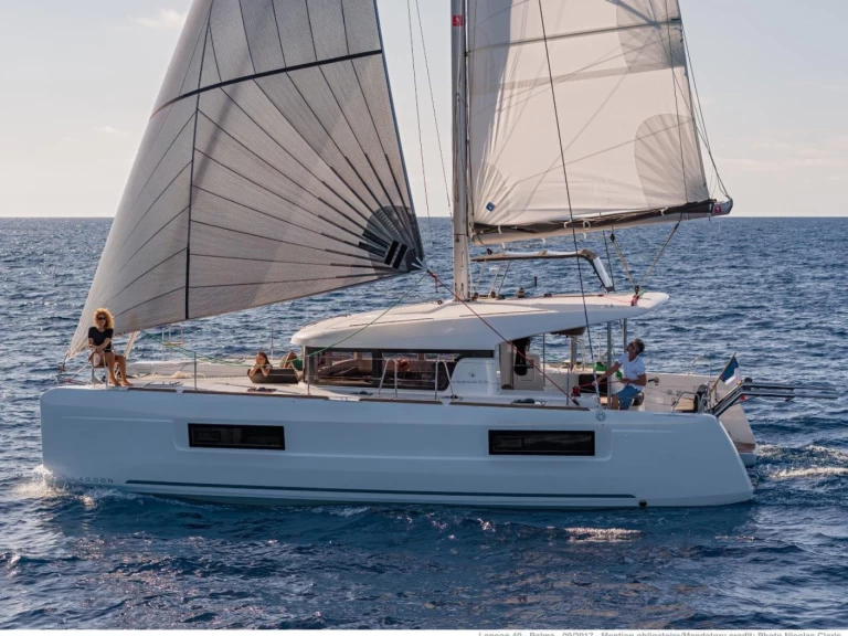 Yacht charter Lavrio billig Lagoon 40