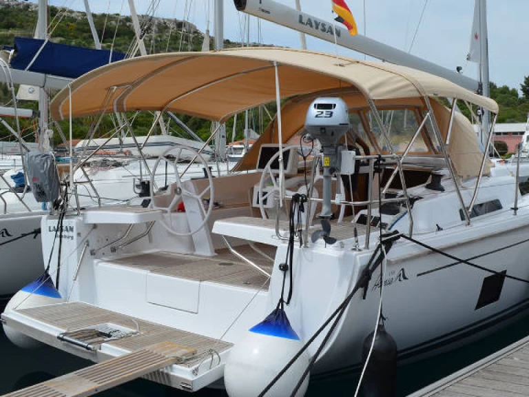 Uthyrning Segelbåt  Hanse med en båtlicens 