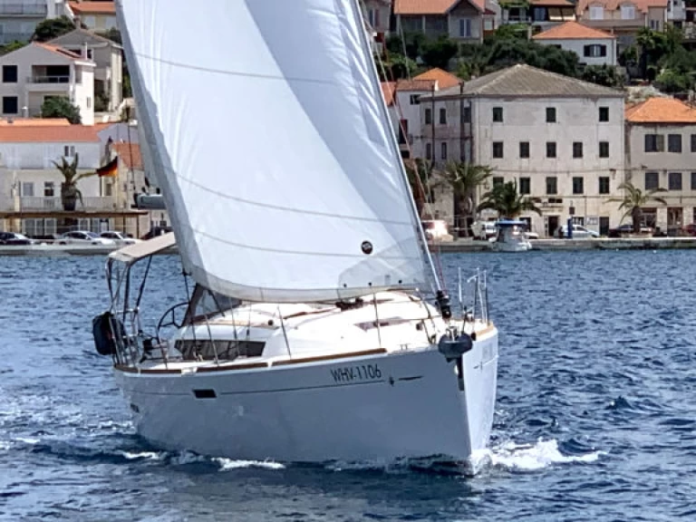 Båtuthyrning Jeanneau Sun Odyssey 389 i Rogoznica på Samboat 