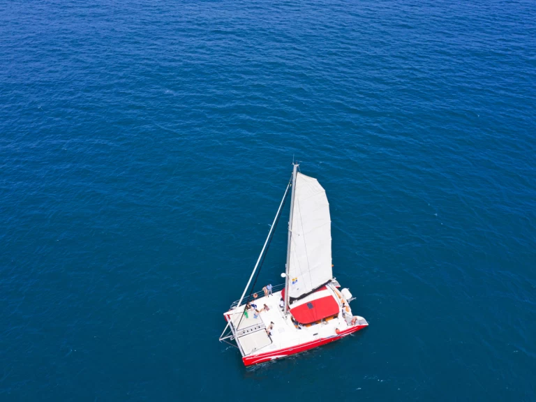 Hyr en Ocean Voyager 36  Marina Vela 