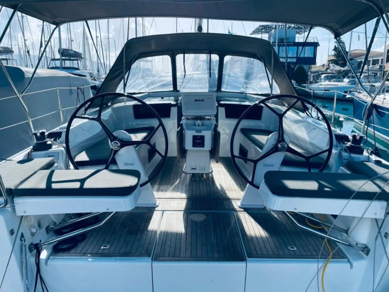 Hanse Hanse 418 charter bareboat eller skeppad i Lefkáda