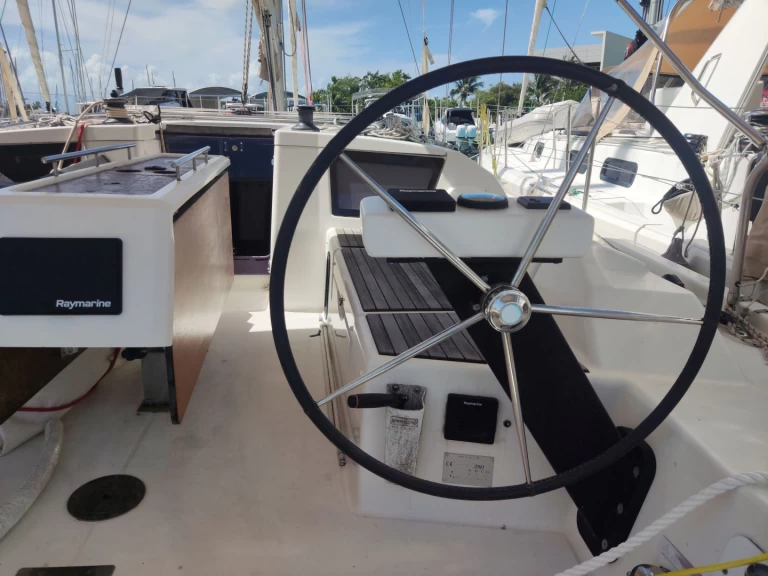 Yacht charter Bas du Fort billig Dufour 390 GL
