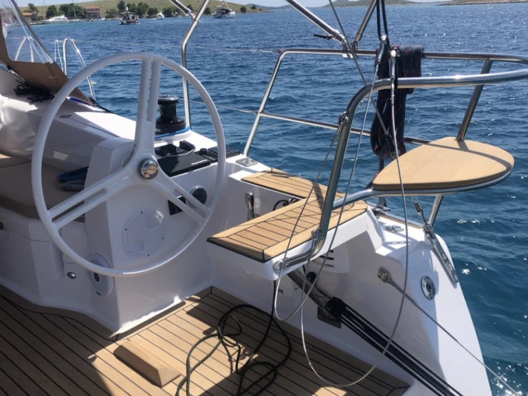 Hyr en Elan Impression 40 Primošten  