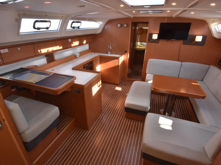 Hyra Segelbåt  med eller utan skeppare Bavaria Punat 