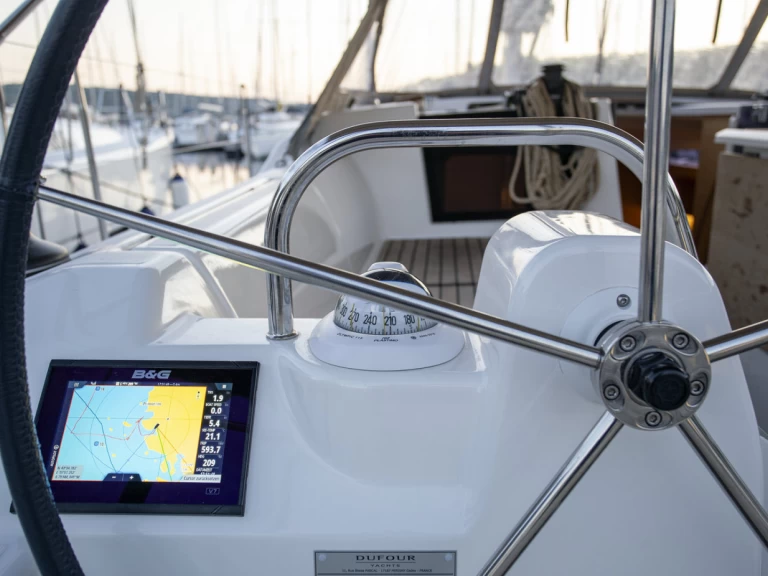 Yacht charter Pula  billig Dufour 412 Grand Large