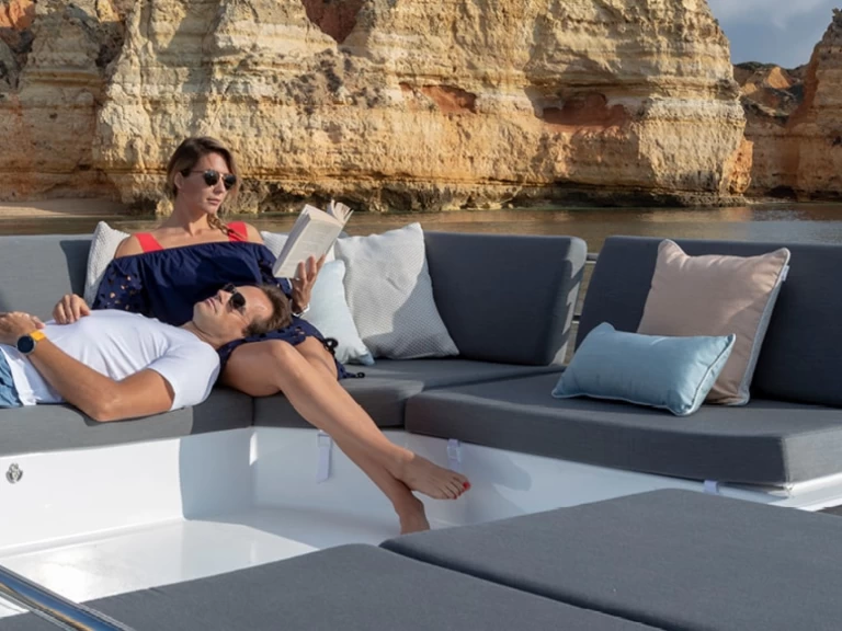 Uthyrning Katamaran  Fountaine Pajot med en båtlicens 