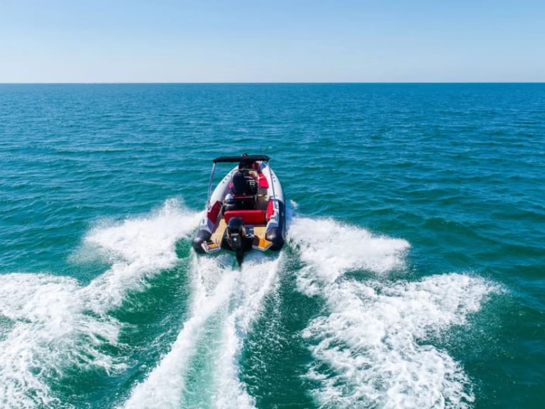 Prua al vento THOR 7.0 charter bareboat eller skeppad i L'Herbaudière