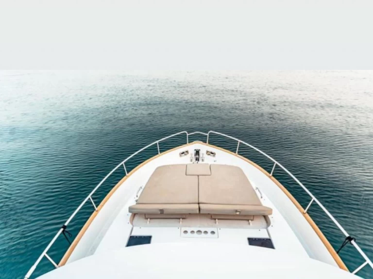 Yacht charter Dubai Marina billig Azimut 46 Fly