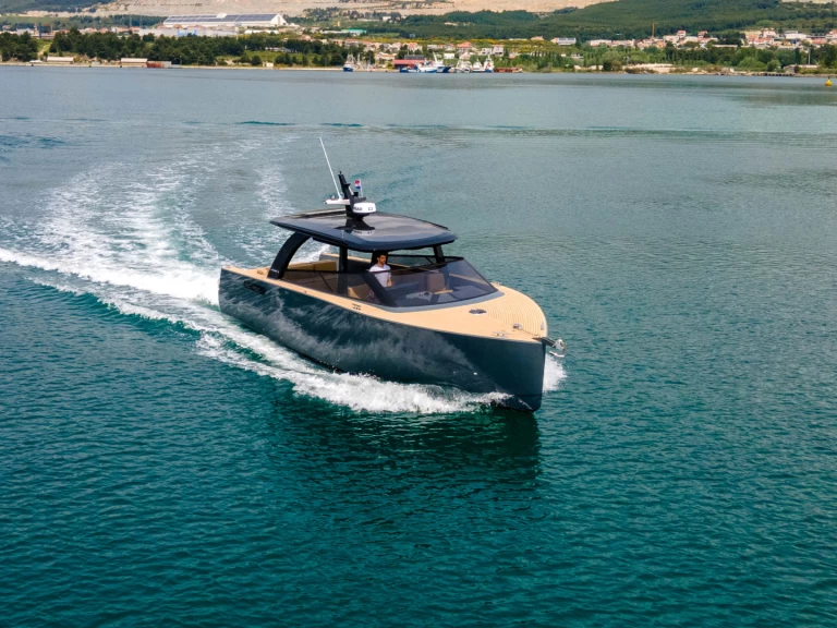 Hyra Motorbåt  med eller utan skeppare Colnago Split  