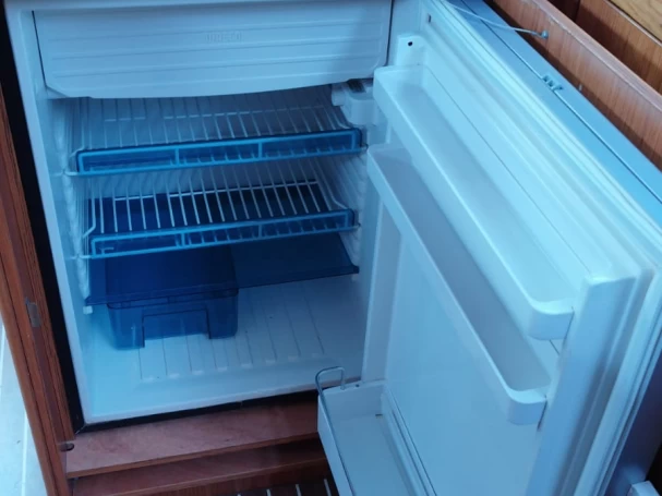 Bavaria Cruiser 46 charter bareboat eller skeppad i Rogoznica