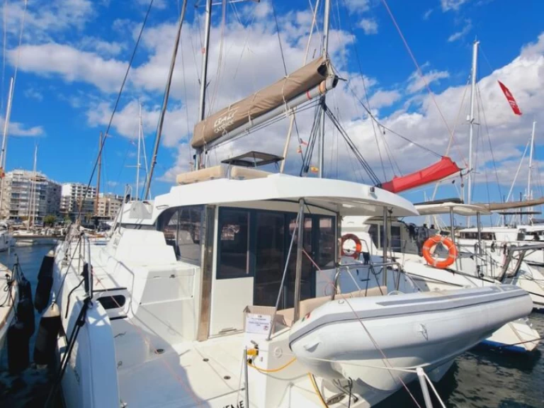 Yacht charter Sant Antoni de Portmany billig Bali Catspace Voile