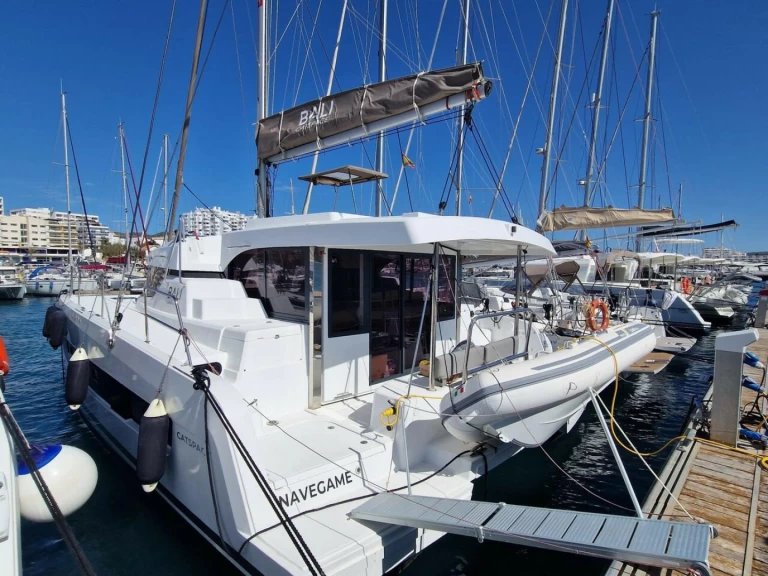 Yacht charter Sant Antoni de Portmany billig Bali Catspace Voile