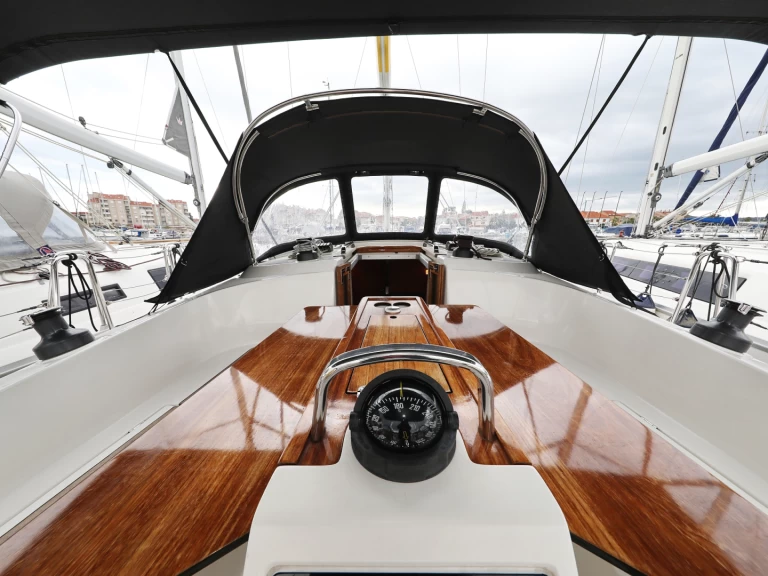 Hyra Segelbåt  med eller utan skeppare Bavaria Biograd Na Moru 