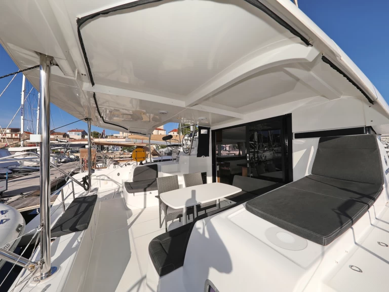 Katamaran  för uthyrning Šibenik  till det bästa priset 