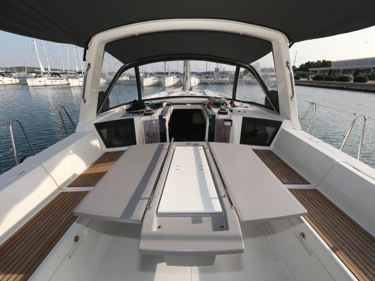 Uthyrning Segelbåt  Bénéteau med en båtlicens 