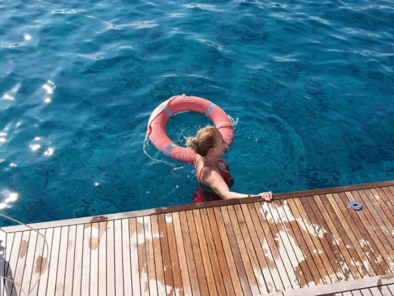 Uthyrning Segelbåt  Bénéteau med en båtlicens 