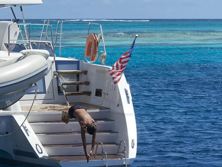 Lagoon Lagoon 620 charter bareboat eller skeppad i Mai Khao