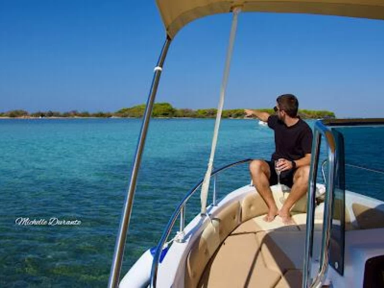 Uthyrning Motorbåt  Salento marine med en båtlicens 