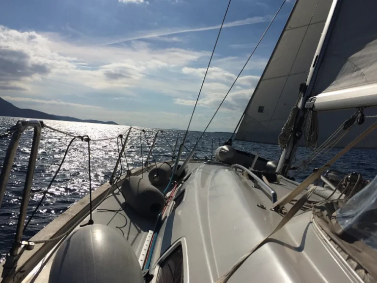 Bavaria Bavaria 50 Cruiser charter bareboat eller skeppad i Salamína