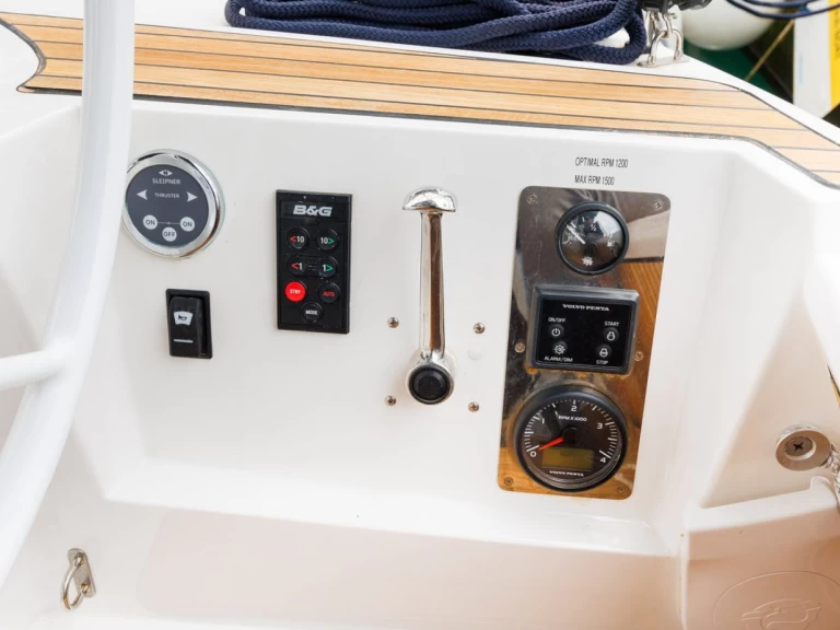 Yacht charter Zadar billig Cruiser 34