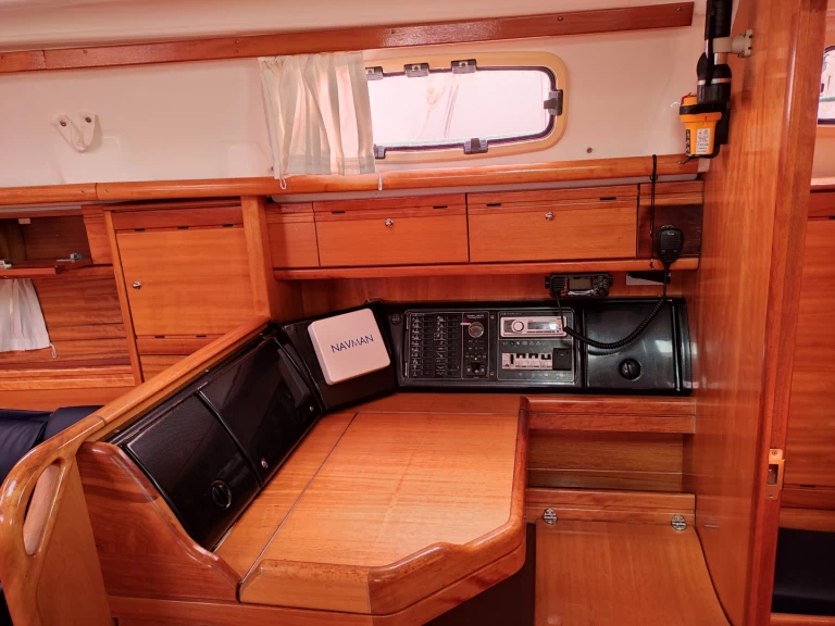 Uthyrning Segelbåt  Bavaria med en båtlicens 