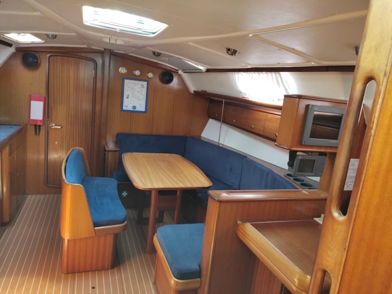 Uthyrning Segelbåt  Bavaria med en båtlicens 