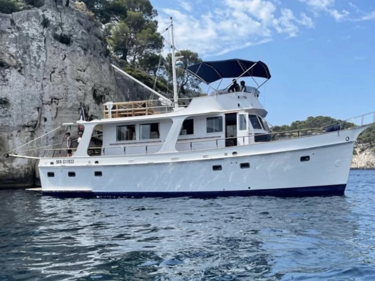 Grand Banks Grand Banks 50 charter bareboat eller skeppad i Marseille